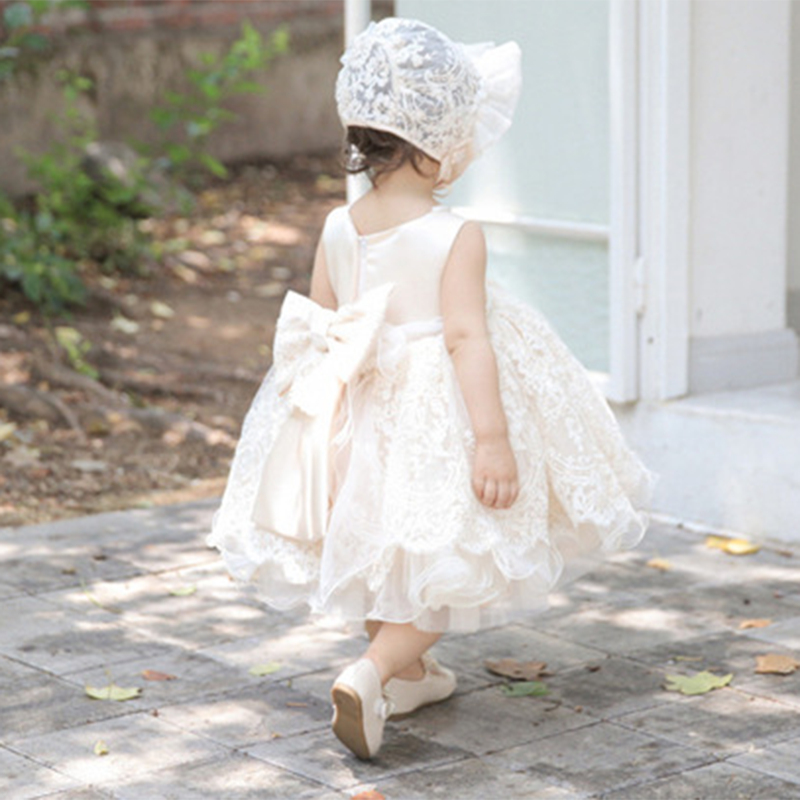 Princess Lace Flower Girl Dress with Bow Embellishments