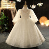 Robe de demoiselle d'honneur élégante en dentelle blanche : manches longues bouffantes