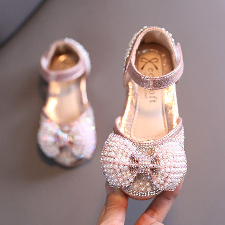Sparkly Block Heel Closed-Toe Flower Girl Shoes with Pearls & Bows – Party & Occasion Dress Sandals